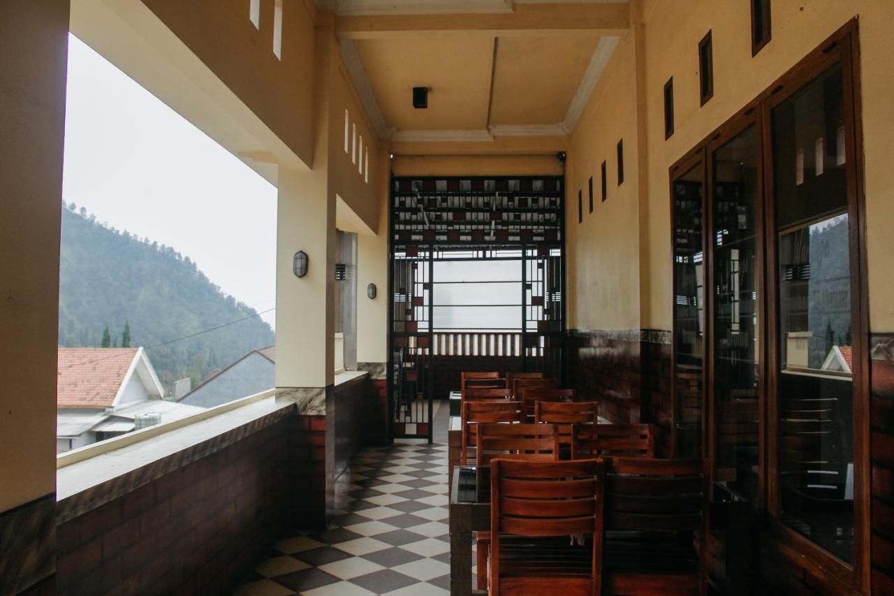 Sm Bromo Hotel Probolinggo Exterior foto
