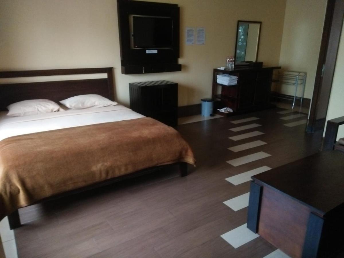 Sm Bromo Hotel Probolinggo Exterior foto
